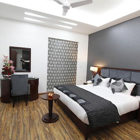 Hotel Prem Plaza Karnāl 外观 照片