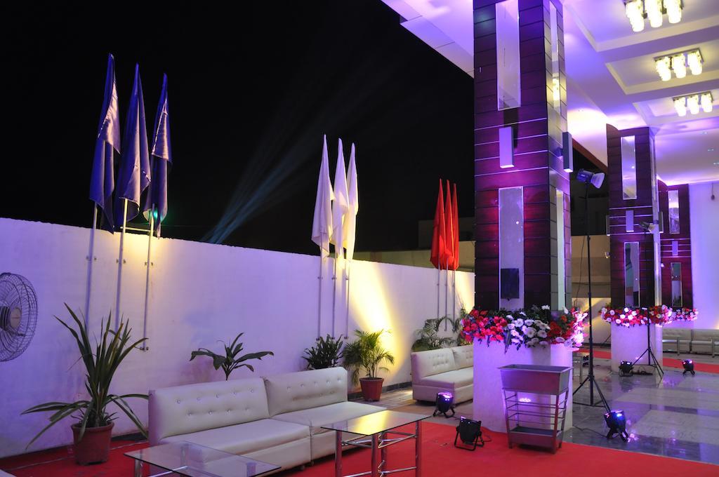 Hotel Prem Plaza Karnāl 外观 照片