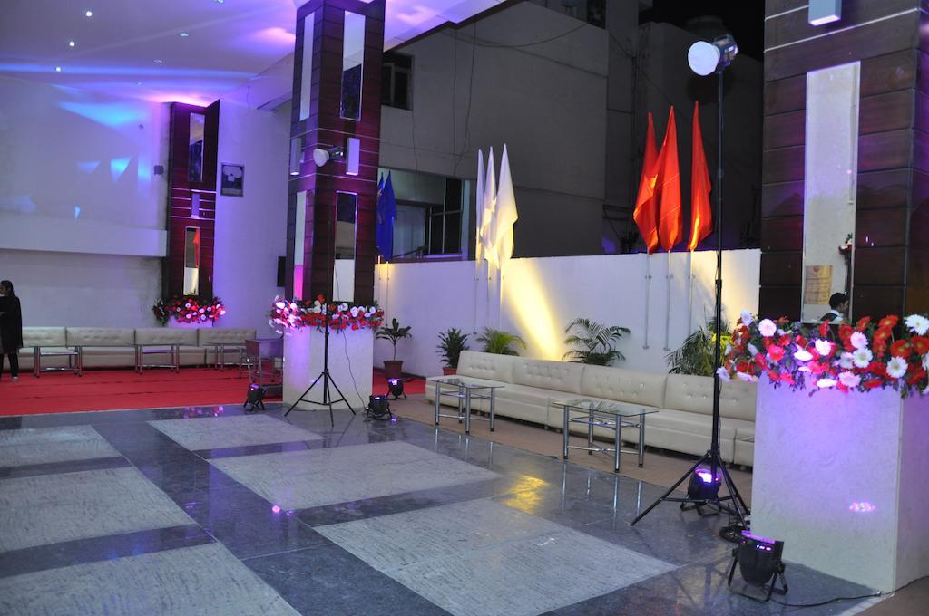Hotel Prem Plaza Karnāl 外观 照片