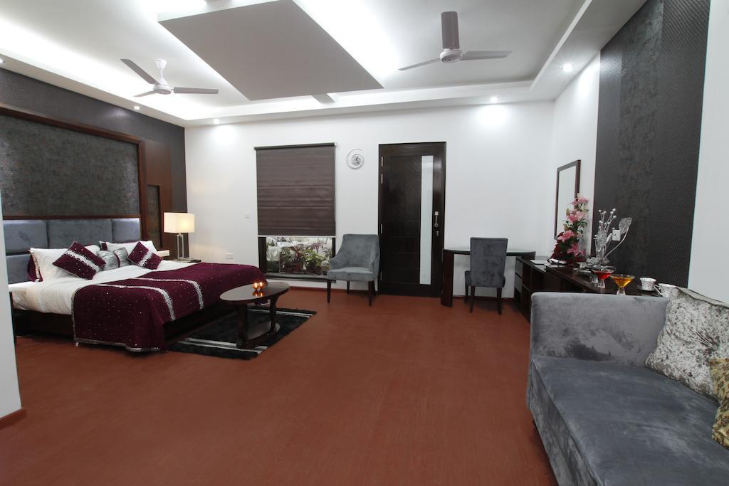 Hotel Prem Plaza Karnāl 外观 照片