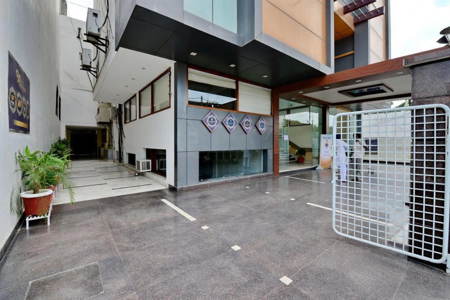 Hotel Prem Plaza Karnāl 外观 照片