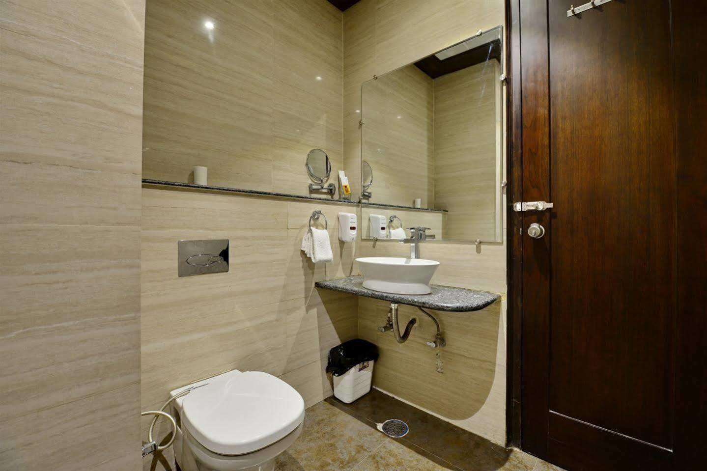 Hotel Prem Plaza Karnāl 外观 照片