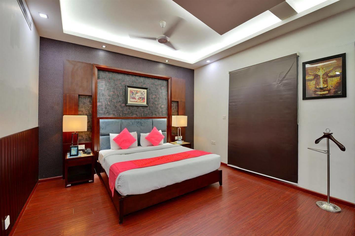 Hotel Prem Plaza Karnāl 外观 照片