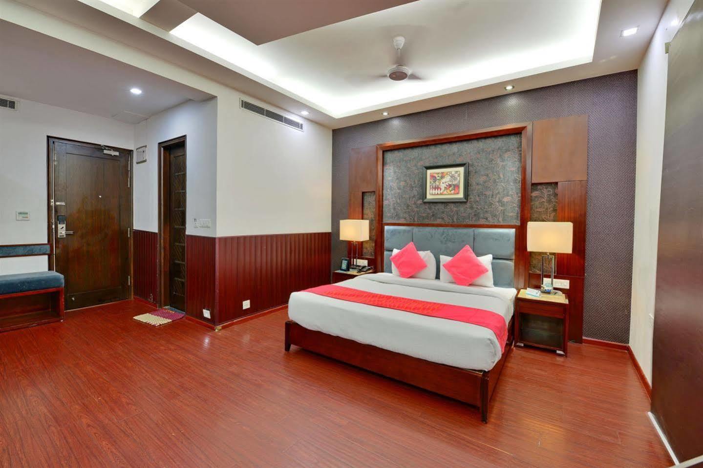 Hotel Prem Plaza Karnāl 外观 照片